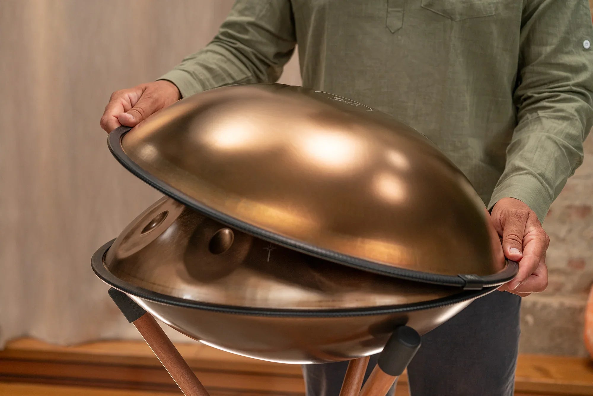 HPSTL93CU_web_lifestyle_04 - Spirit of Sounds